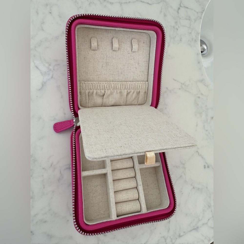 Travel Jewlery Organizer! Pink with D